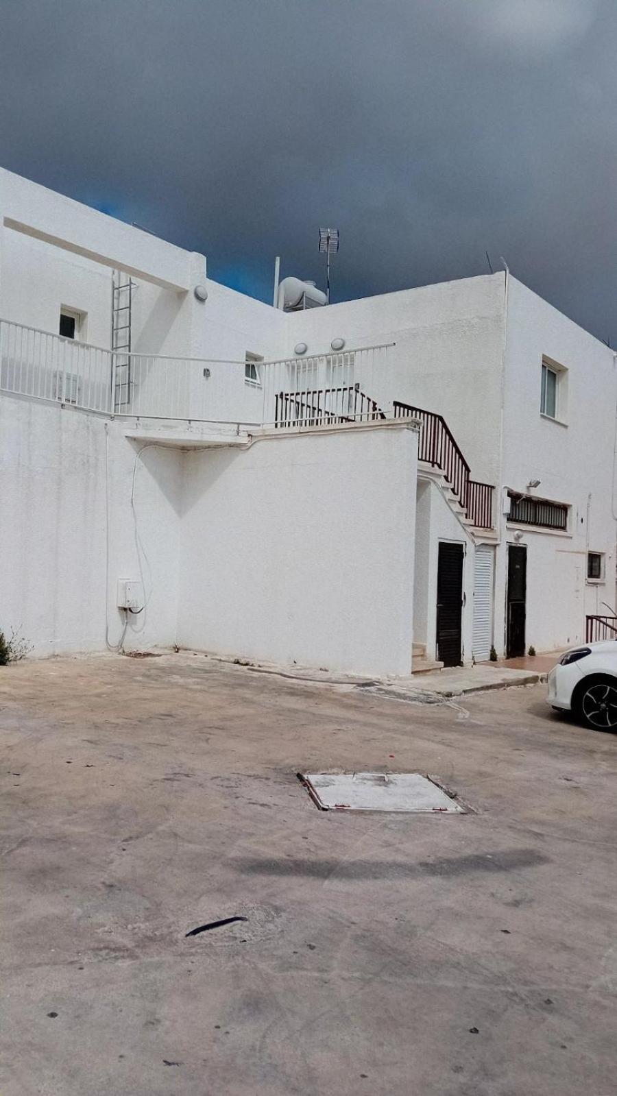 Napa Charles Apts 아이아 나파 외부 사진