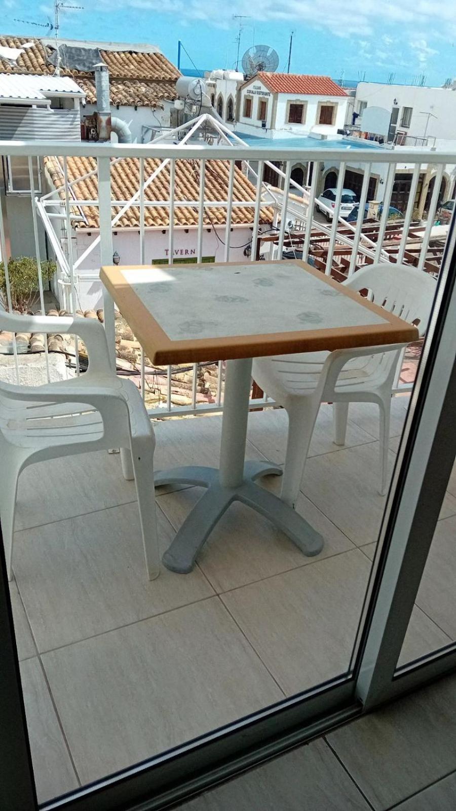 Napa Charles Apts 아이아 나파 외부 사진